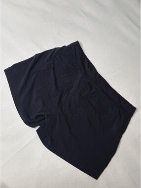 Athleta Black Utility / Hiking Shorts — Women’s Size 10